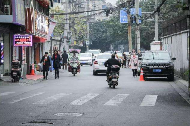 香港跑马地,香港跑马地的实地数据验证执行，网红版的新探索,安全解析策略_S11.58.76