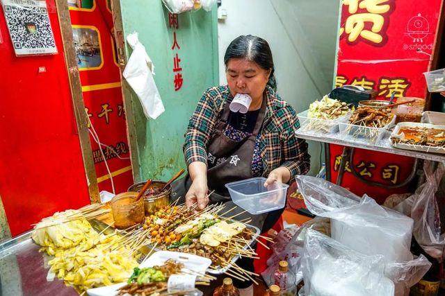 银川地震 烧鸡店阿姨折返回去关火