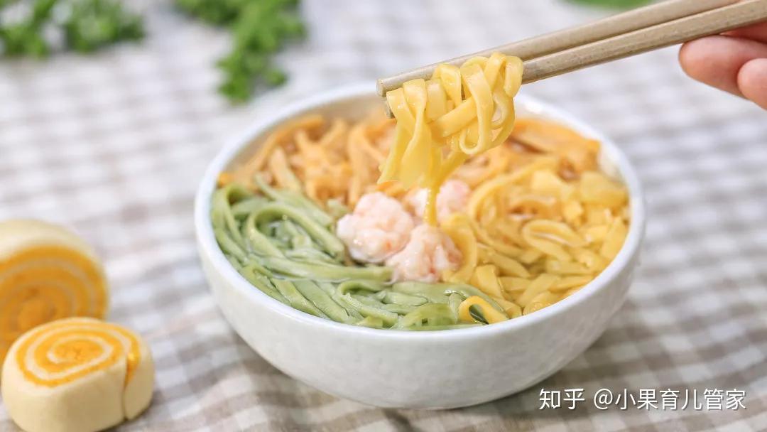 宝贝“突突突”吐面条拒绝辅食